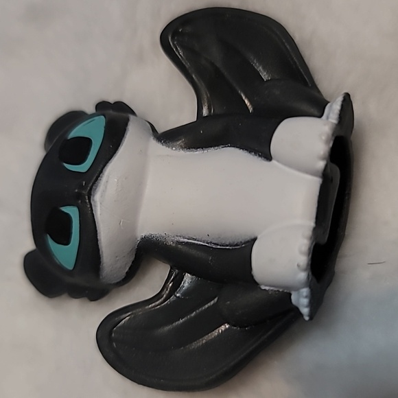 DreamWorks Dragons Mystery Dragon,flat mini-figurine fury toy w/o comp. (Black) - Picture 4 of 7